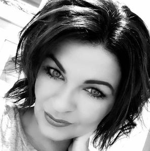 Meet your Posher, Carissa